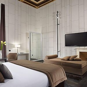 Suite executive